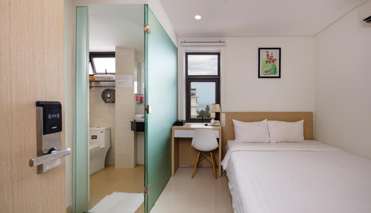Love Hotel Нячанг